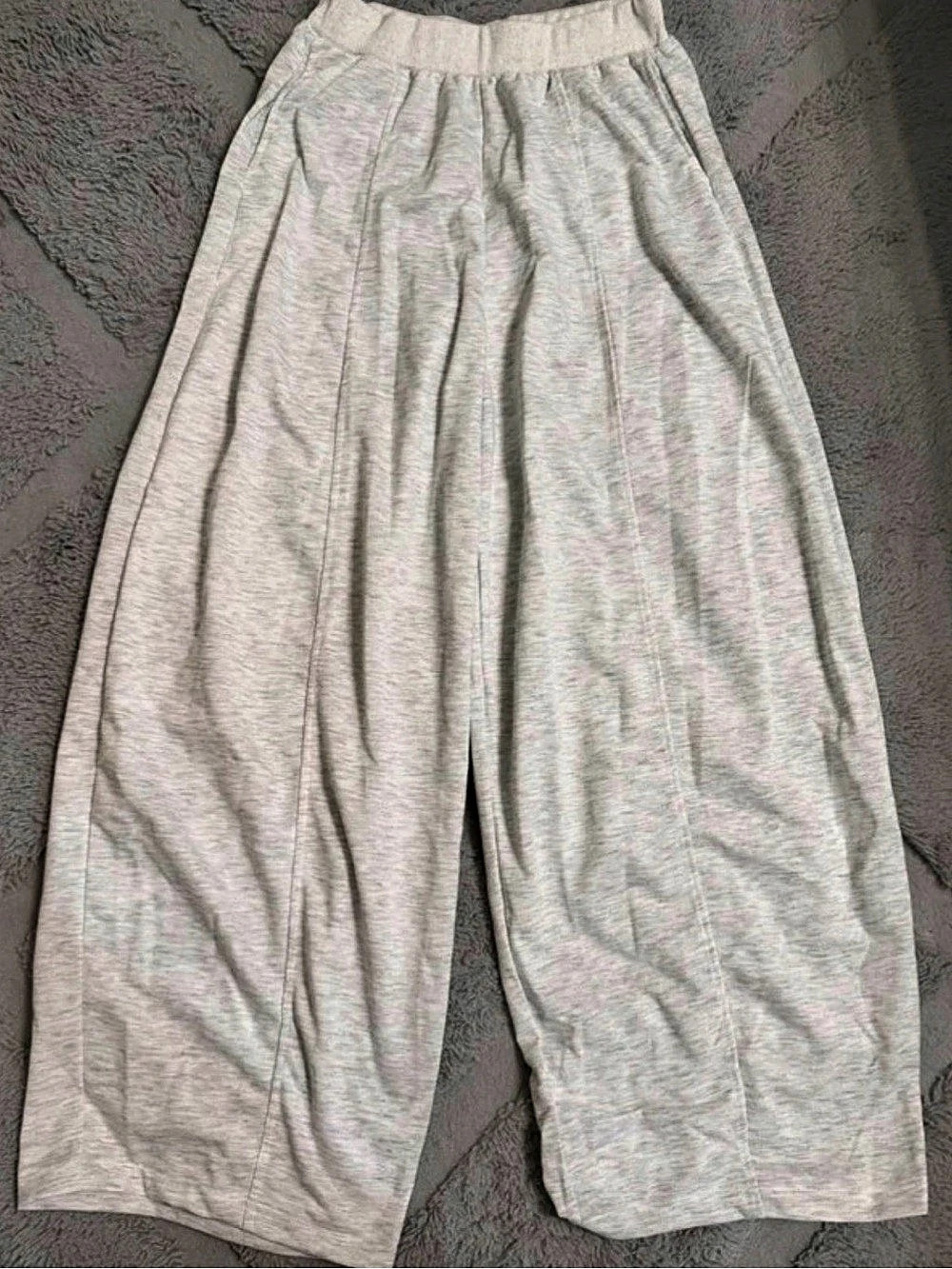 Wide-Leg sweat pants in light grey NEVER WORN